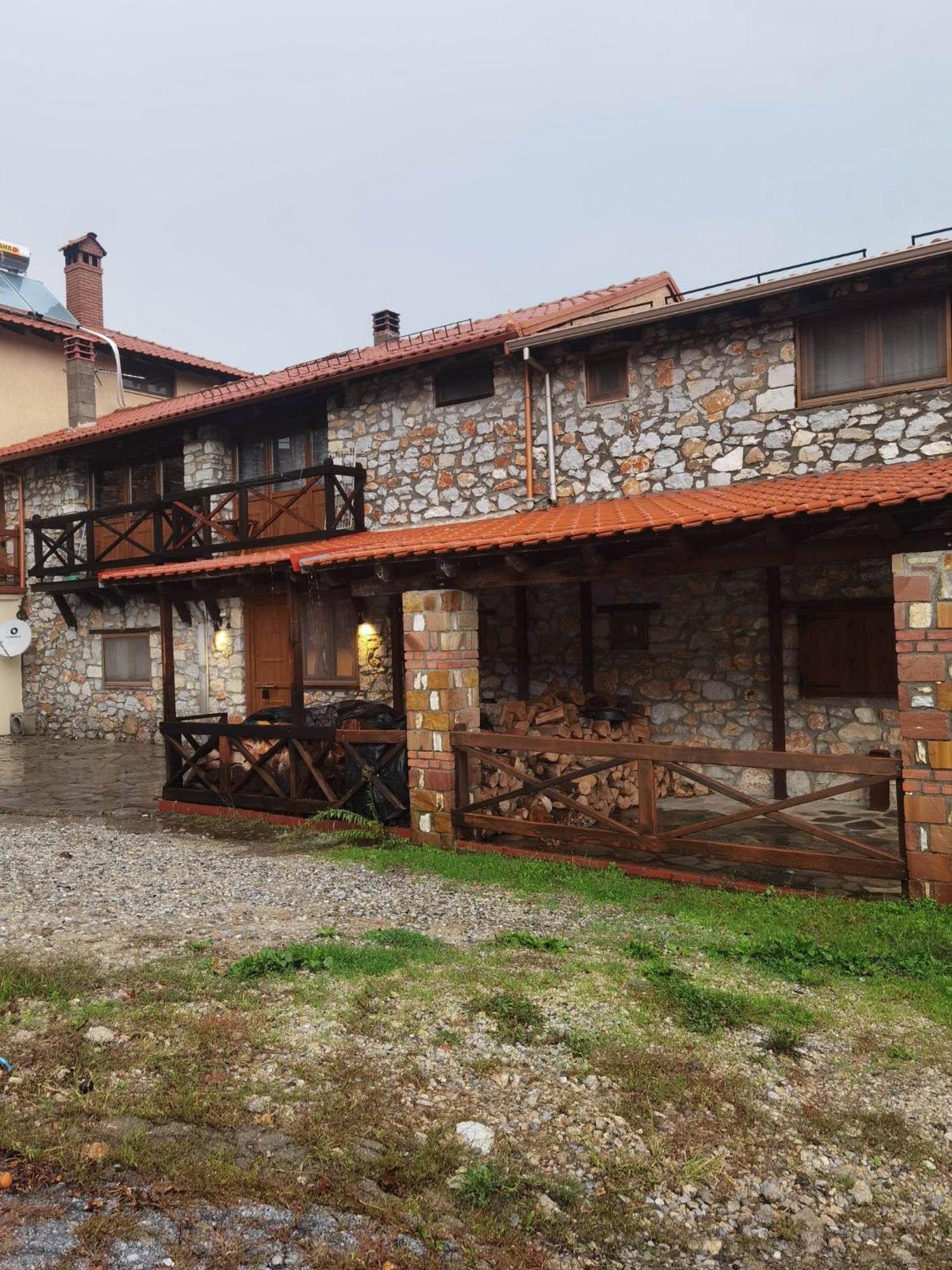 Traditional Stone Cottage In Palio Elatohori Exterior foto